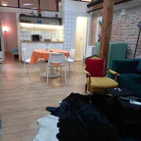 Appartamento Brickloft In The Heart Of Belgrado Esterno foto