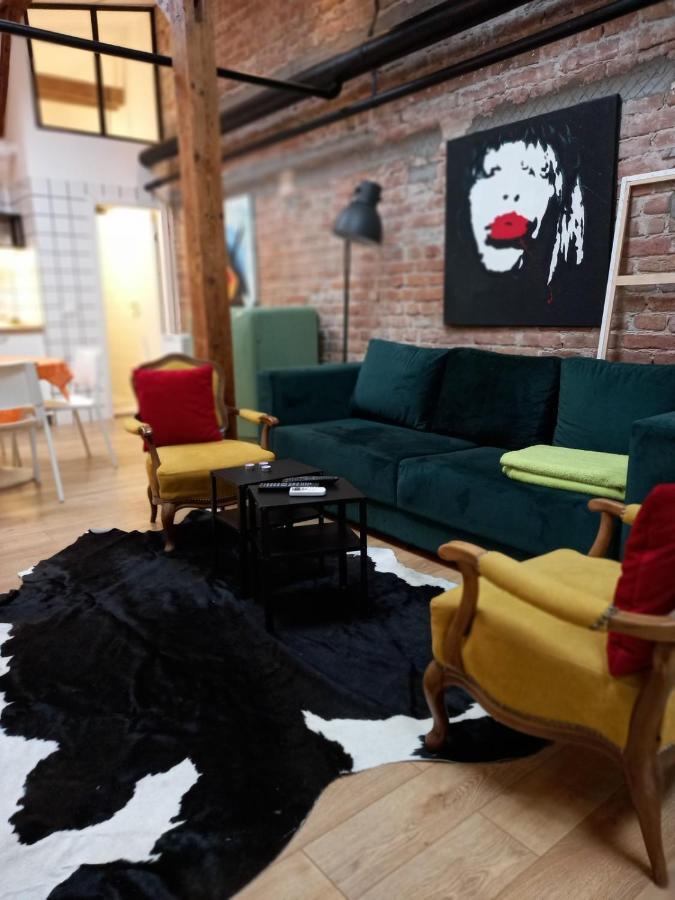 Appartamento Brickloft In The Heart Of Belgrado Esterno foto