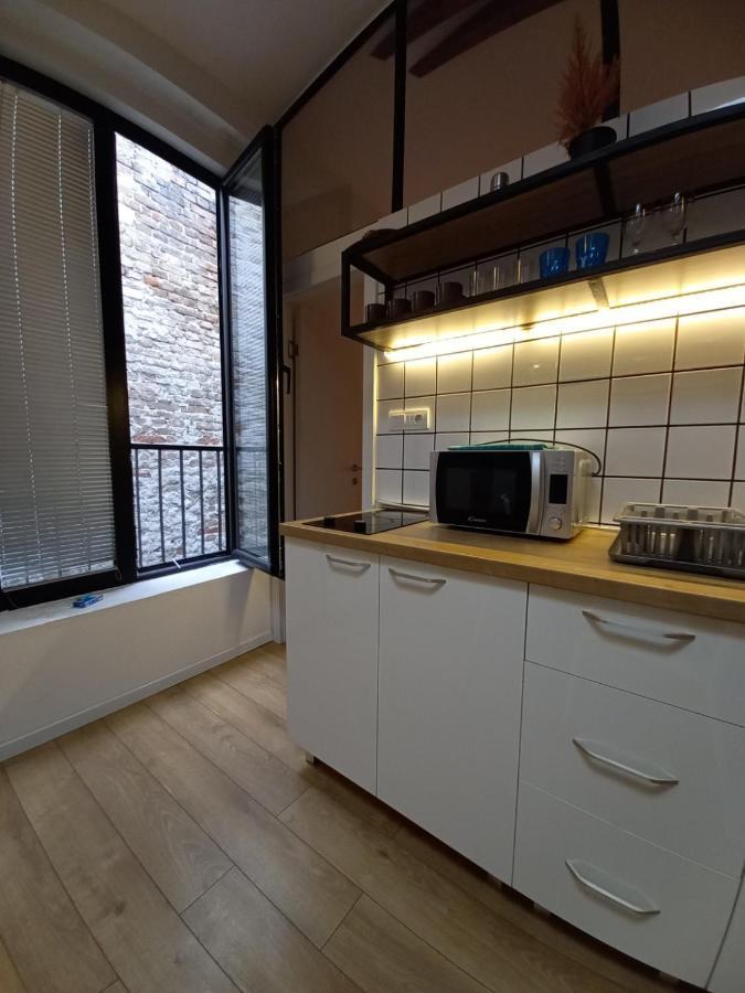 Appartamento Brickloft In The Heart Of Belgrado Esterno foto