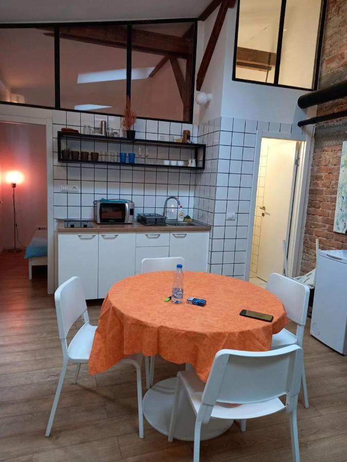 Appartamento Brickloft In The Heart Of Belgrado Esterno foto